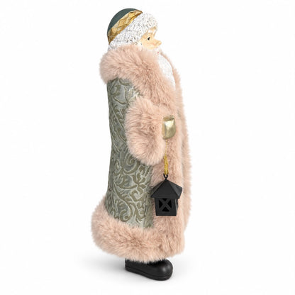 Figurină Moș Crăciun cu Felinar – Verde și Roz Pudrat 30 cm
